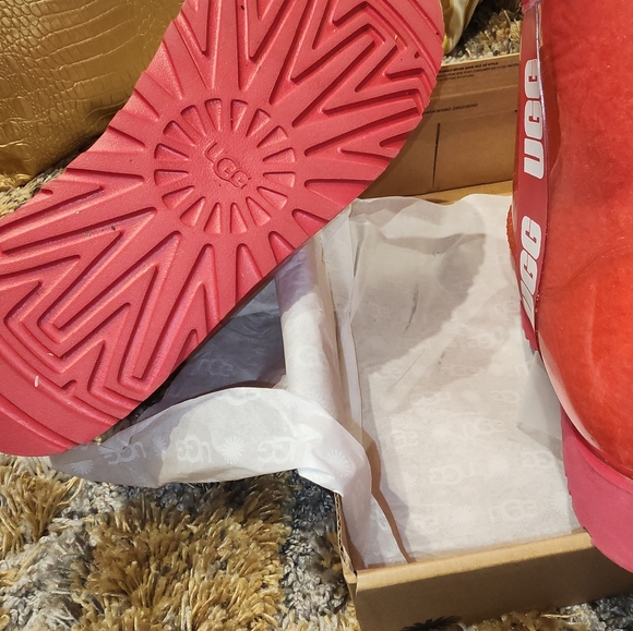 Uggs Rainboots - Picture 4 of 9